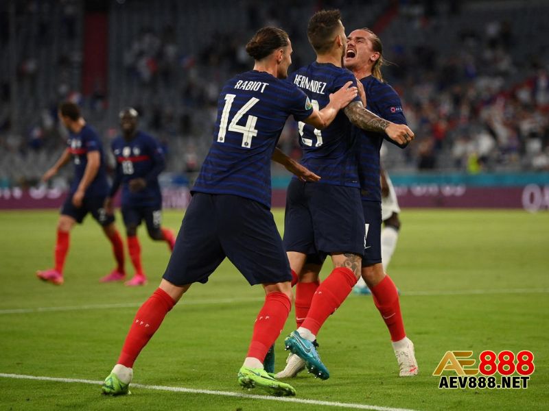 Thủ thuật và kinh nghiệm soi kèo bóng đá từ những chuyên gia 3 Chiến lược soi kèo bóng đá đỉnh cao từ các chuyên gia